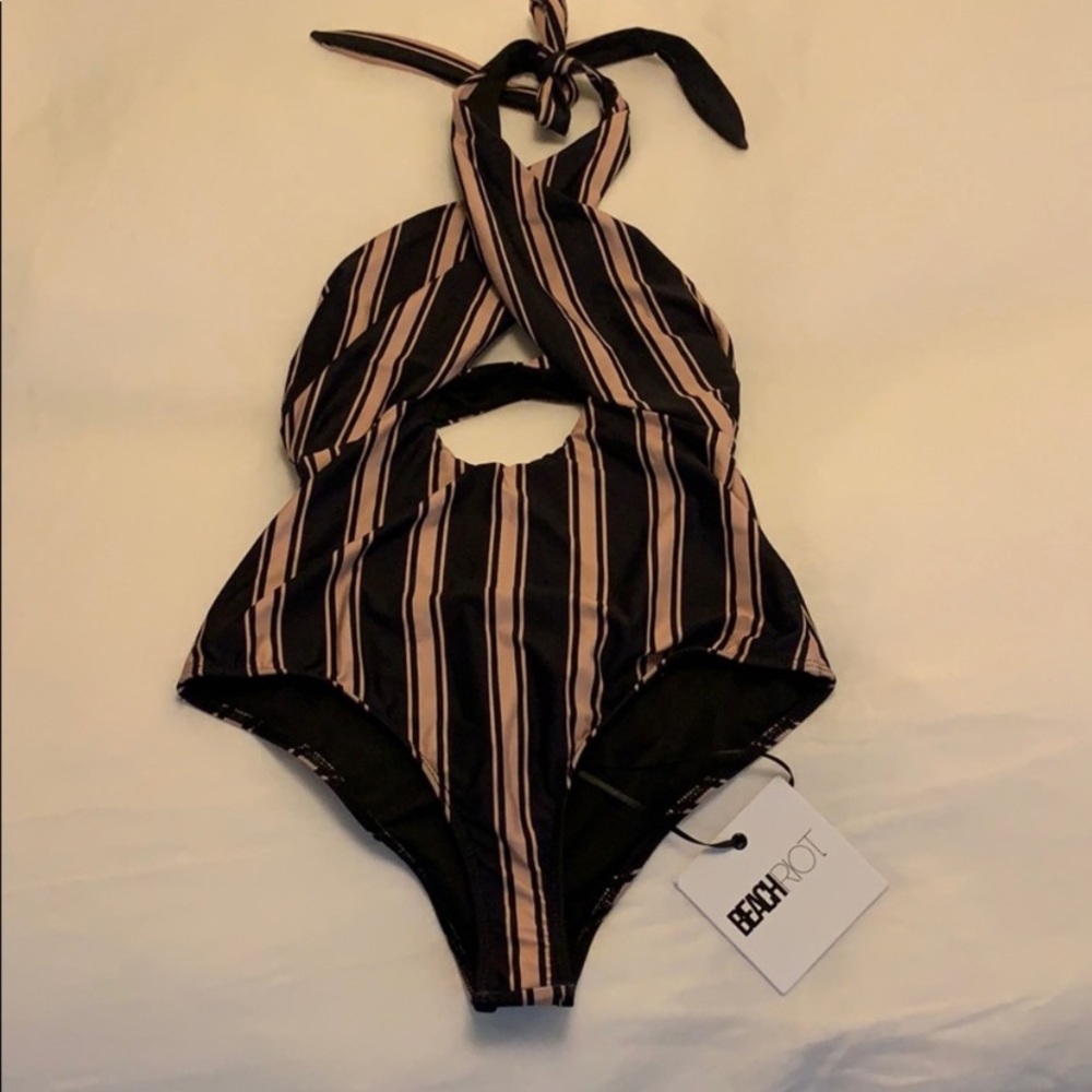 Beach Riot bathing suit .